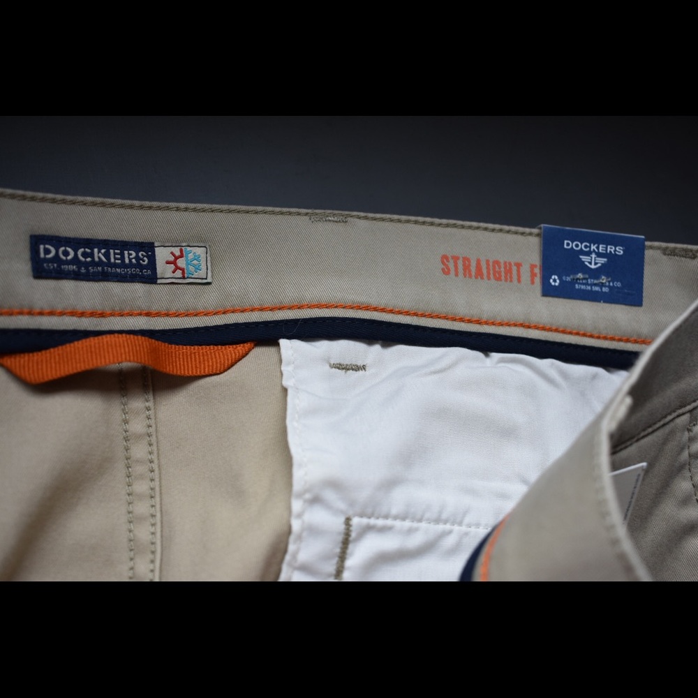 NWT Dockers Straight Fit Signature Khakis - Picture 6 of 10